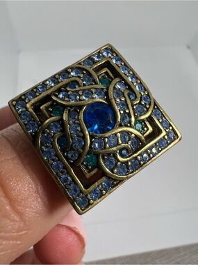 La Vintage Blue Crystal Square Ring